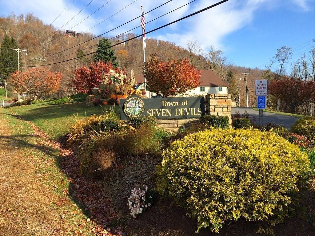 Ganze Wohnung, Spectacular View of Grandfather Mountain! in Blue Ridge Parkway, Seven Devils