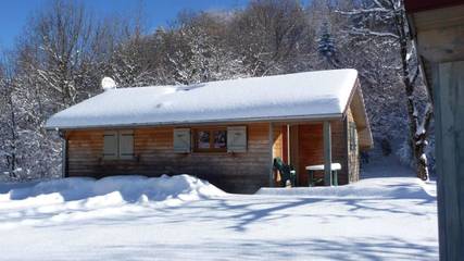 Chalet pour 4 personnes, avec vue et jardin, animaux acceptés dans le Jura