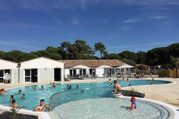 Static Caravan for 6 People in Le Bois-Plage-en-Ré, Côte des Fleurs, Photo 4
