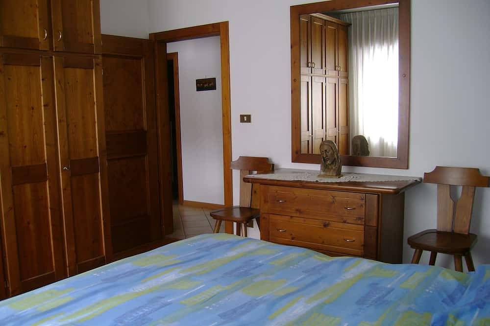 Entire apartment, Apartment In The White Magic Of The Dolomites in Vigo di Cadore, Carnic Prealps