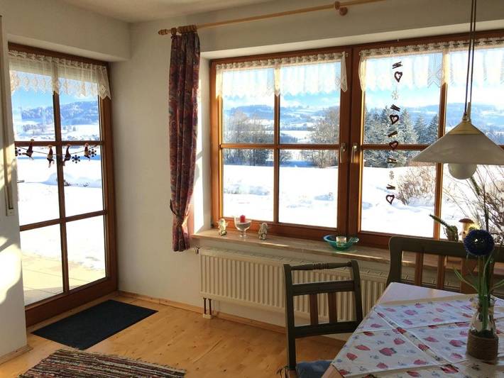Ferienwohnung für 2 Personen, mit Terrasse und Garten sowie Ausblick und Seeblick
