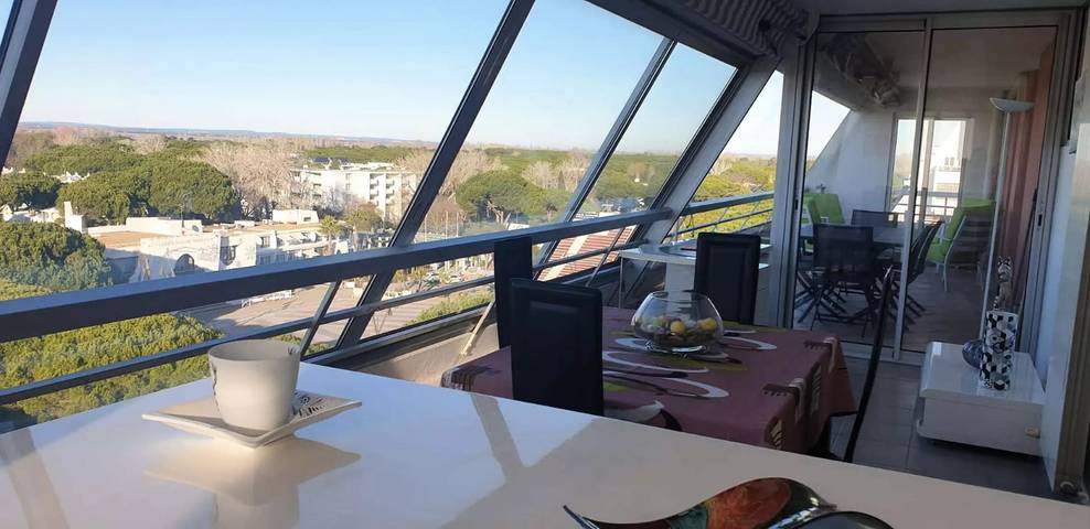 Gîte pour 8 personnes, avec terrasse dans Office De Tourisme La Grande Motte - 3
