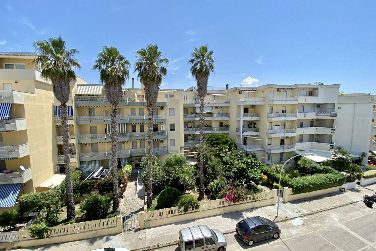 Apartamento entero, Residenza le Quattro Palme. Appartamento centrale vicinissimo alla spiaggia. in Lido San Giovanni, Pivarada