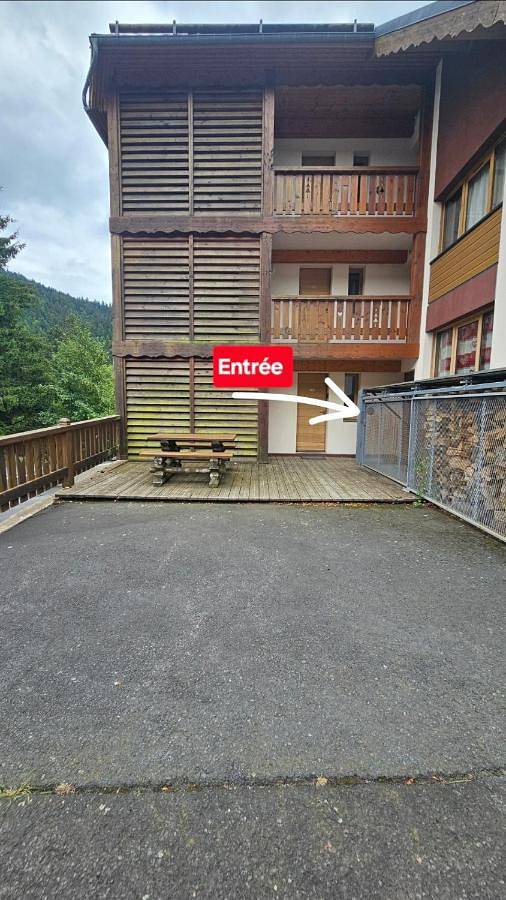Gîte pour 2 personnes, avec vue à Laveissière - 2