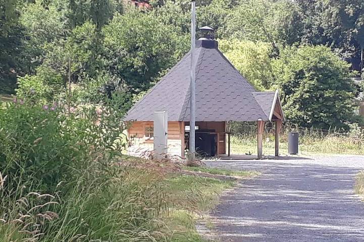 Ganze Wohnung, Ruhige Ferienwohnung im Gutshaus, 5 Min. vom Park entfernt in Niederorschel, Region Eichsfeld