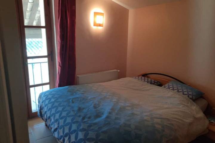 Location de vacances pour 8 personnes, avec terrasse à Saint-Laurent-des-Arbres - 3