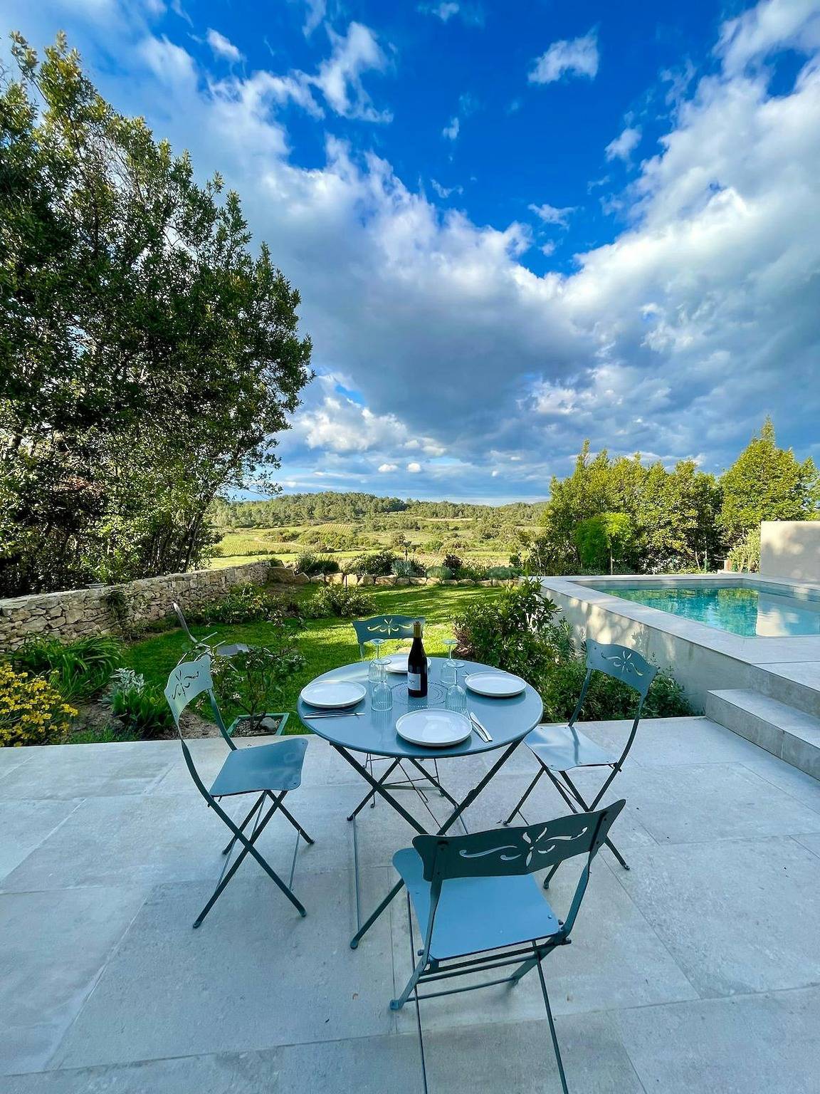 Cottage du vigneron avec vue sur les vignes et les montagnes in La Caunette, Région de Béziers