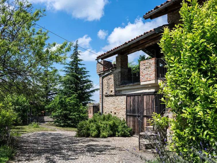 Casa 12 Persone in Trezzo Tinella, Langhe