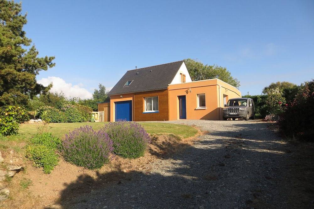 Casa moderna, tranquila, muy luminosa con jardín y terrazas. in Landéda, Región de Brest