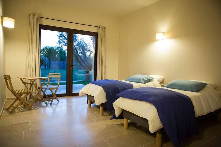 Location de vacances pour 14 personnes, avec jardin ainsi que jacuzzi et sauna à Argilliers - 3