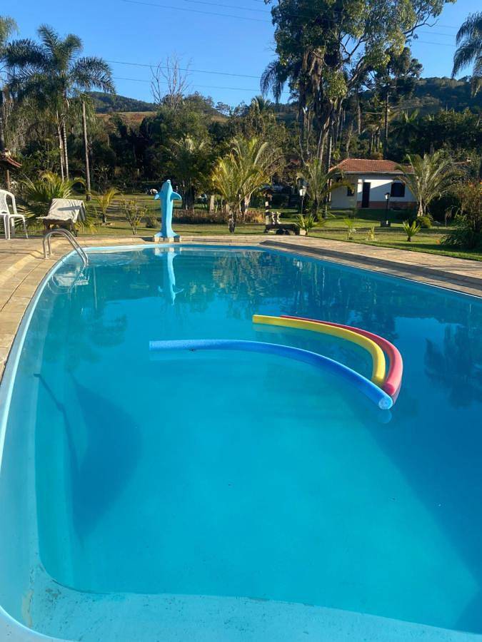 Casas e apartamentos de temporada para 4 pessoas, com piscina e vista e ainda jardim, com animais de estimação em Socorro