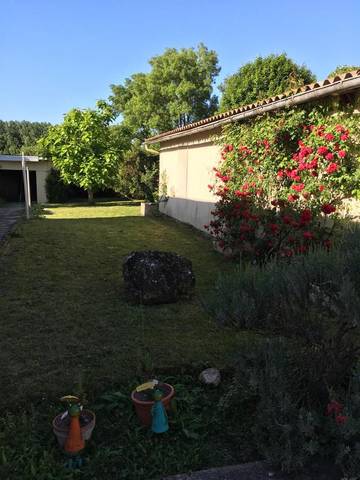 Location de vacances pour 9 personnes, avec jardin, animaux acceptés à Pons