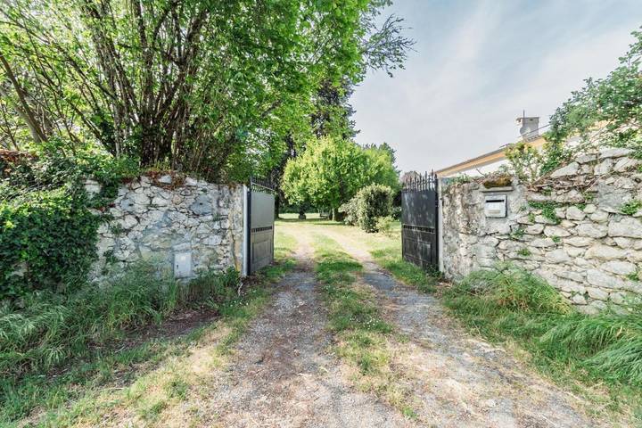 Location de vacances pour 6 personnes, avec terrasse et jardin à Saint-Selve