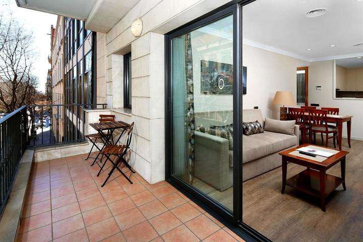 Apartahotel para 10 personas, con terraza en Barcelona