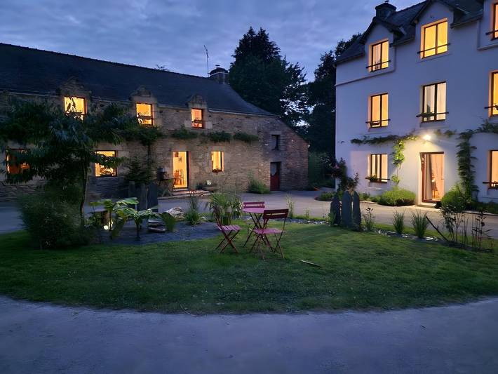 Location de vacances pour 20 personnes, avec jardin, animaux acceptés à Béganne