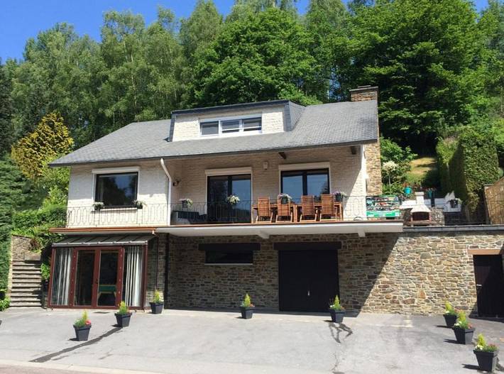Location de vacances pour 8 personnes, avec sauna ainsi que jardin et vue, animaux acceptés dans Membre