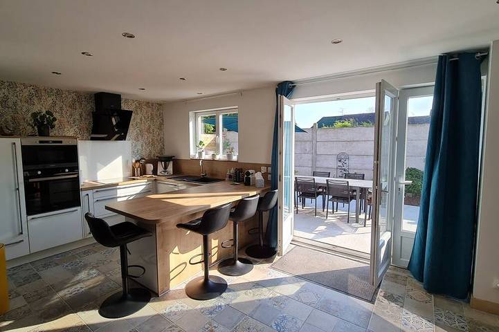 Gîte pour 11 personnes, avec jacuzzi à Chemy