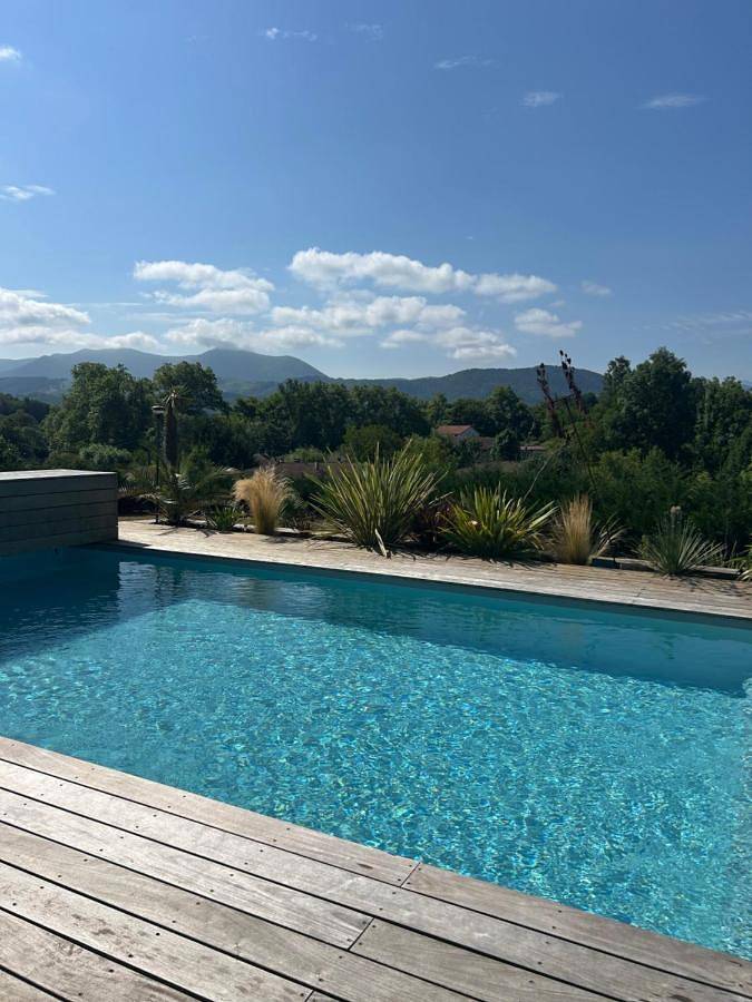 Location de vacances pour 10 personnes, avec vue ainsi que jardin et piscine à Montjoie-en-Couserans - 2