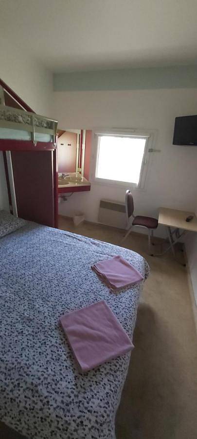 Double Room - Disability Access in Saint-Pierre-de-Chandieu, Lyon et ses environs