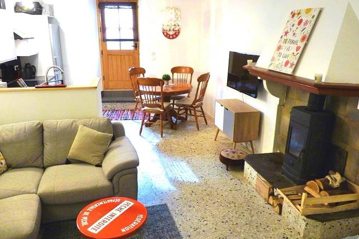 Gîte pour 6 personnes, avec terrasse à Cascastel-des-Corbières