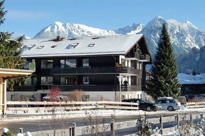 Ferienwohnung für 3 Personen, mit Pool und Balkon sowie Sauna