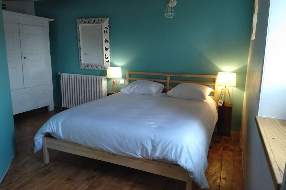 Authentic house from 1800 renovated in April 2020 in Ploumilliau, Ceinture Dorée