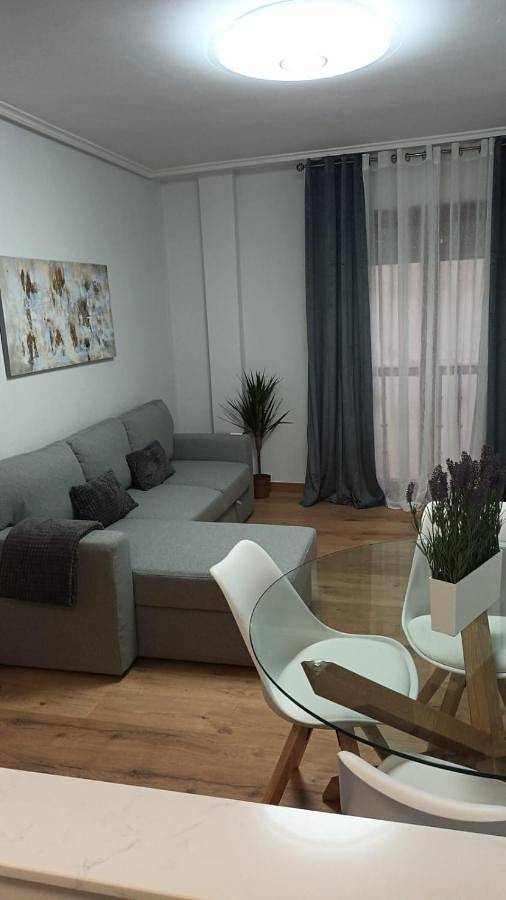 Gîte pour 4 personnes, avec terrasse et vue, animaux acceptés à Nájera