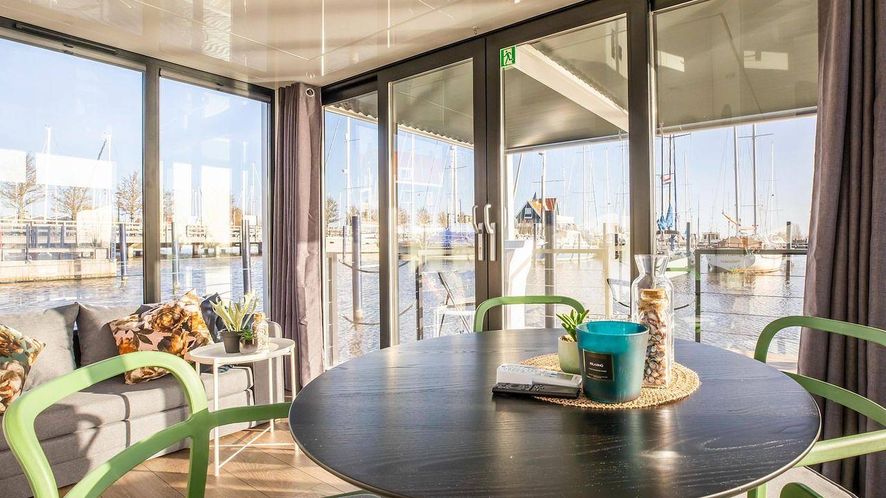 Boot voor 5 personen met zwembad in Volendam, Markermeer