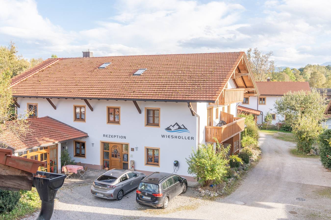 Gäste- und Apartmenthaus Wiesholler - Ferienwohnung Typ 13, mit 2 Schlafzimmer und Terrasse in Chieming, Chiemsee