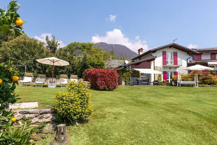 Ferienhaus für 4 Personen, mit Balkon und Whirlpool sowie Garten
