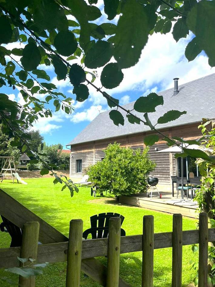 Gîte pour 8 personnes, avec terrasse et jardin à Houdetot