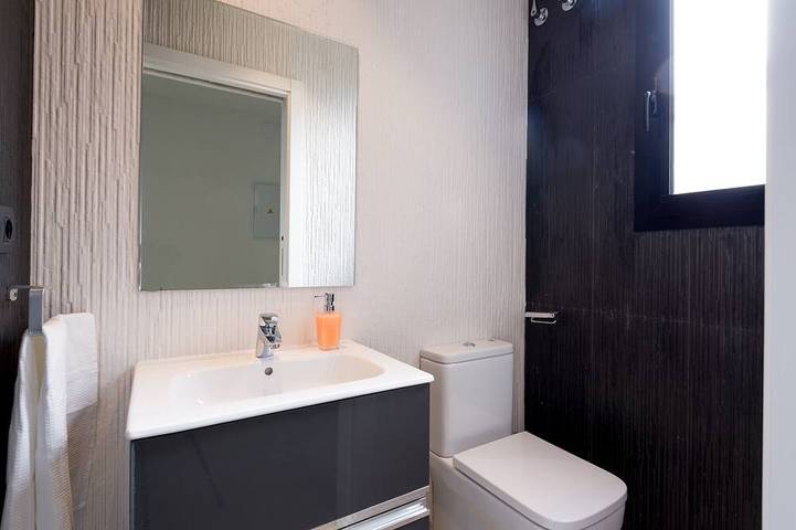 Ganze Wohnung, Estropada 1, freistehende Wohnung in Pedregalejo, Malaga, mit Meerblick in Málaga (Este), Malaga