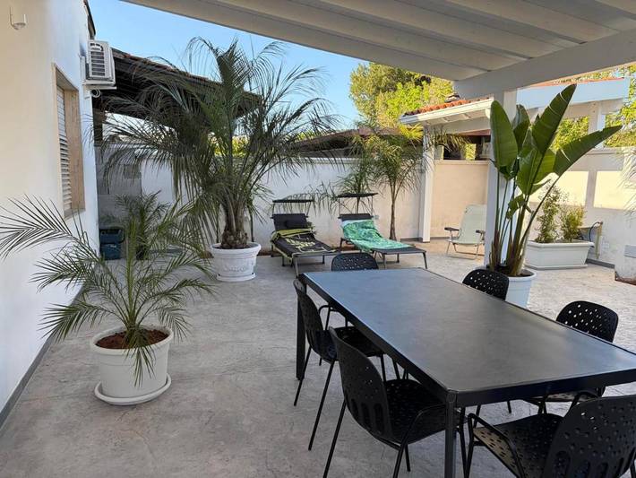 Casa vacanza per 6 persone, con giardino e panorama, con animali domestici a Padula Bianca