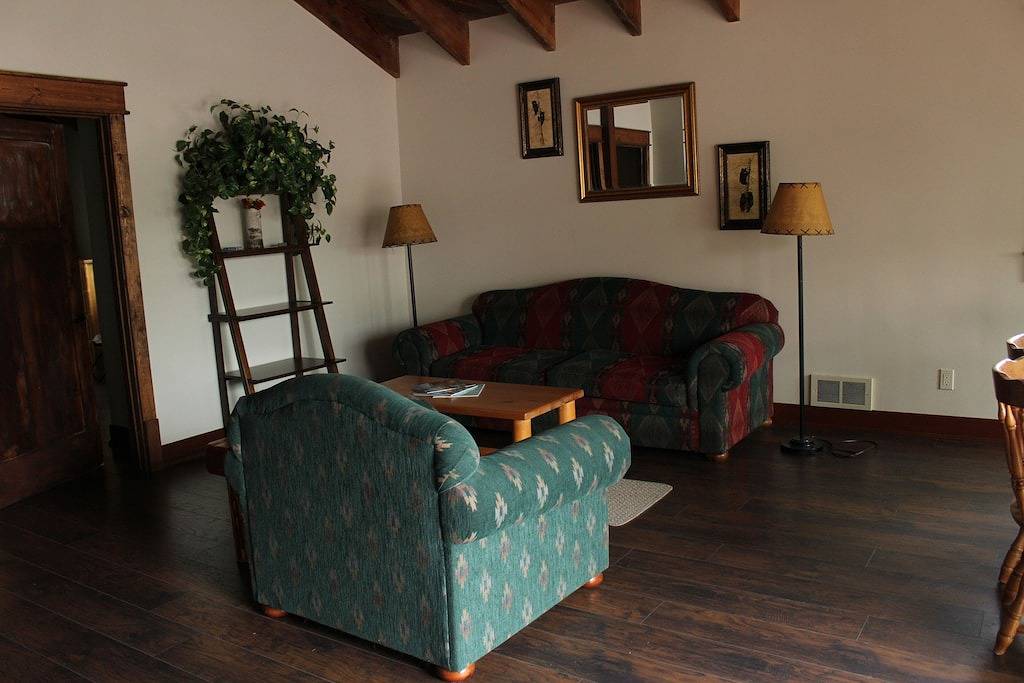 Zwei Schlafzimmer, 1 Bad, Seeblick und Seezugang in West Glacier in West Glacier, Glacier-Nationalpark