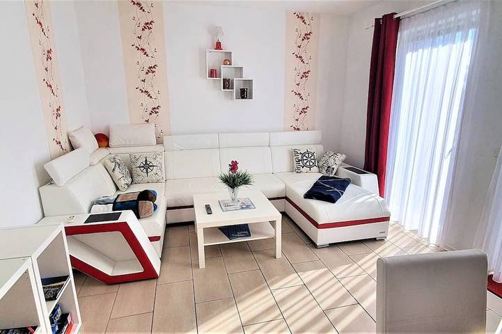 Ferienwohnung für 4 Personen, mit Garten und Terrasse sowie Pool und Whirlpool - 1