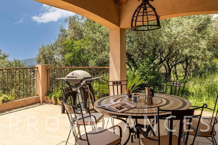 Schönes Ferienhaus mit Pool in der Nähe von Callas in Callas, Draguignan Region
