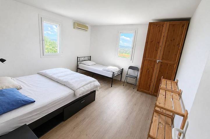 Location de vacances pour 14 personnes, avec jardin et terrasse à Castelnau-de-Lévis - 2