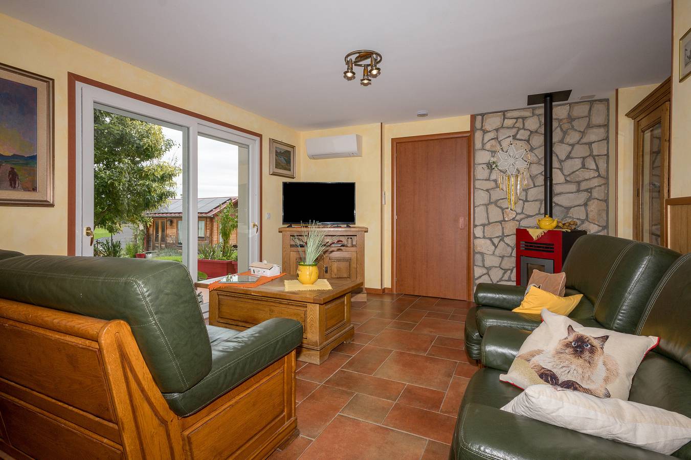 Holiday Home 'Chez Les Ours' with Mountain View, Private Terrace and Wi-Fi in Chambéry region