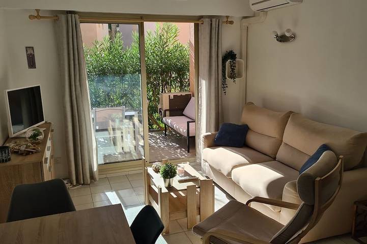 Entire apartment, Located close to everything in Vallauris, Mediterranean Coast (France)