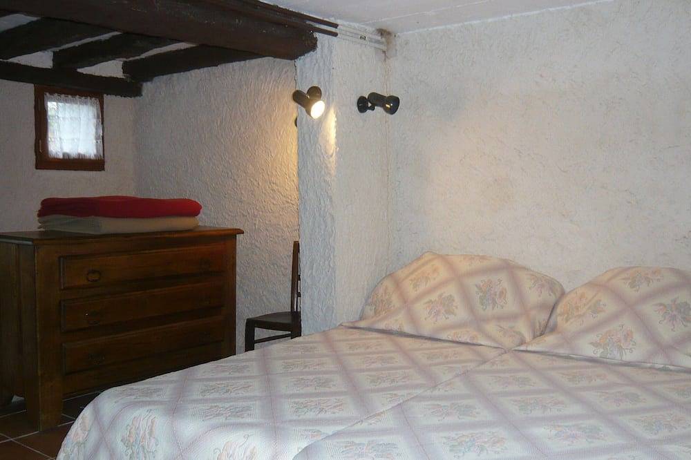 Petit Gîte-Maison sur propriété de 5 ha, piscine, sauna,salle sport,chevaux,ân in Osse-en-Aspe, Béarn