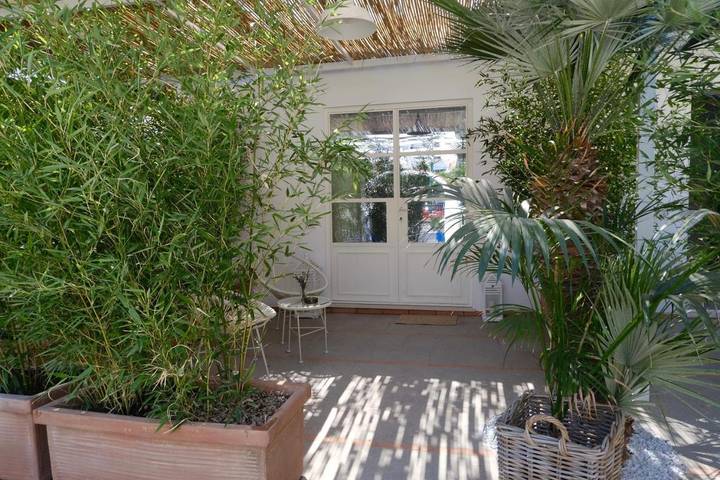 Location de vacances pour 2 personnes, avec terrasse ainsi que jardin et vue, animaux acceptés à Anacapri - 2