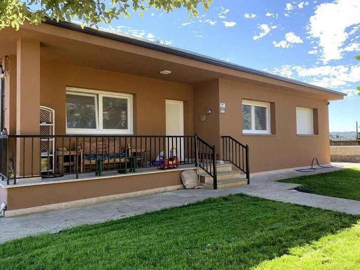 Apartamento para 7 personas, con jardín en Villalba