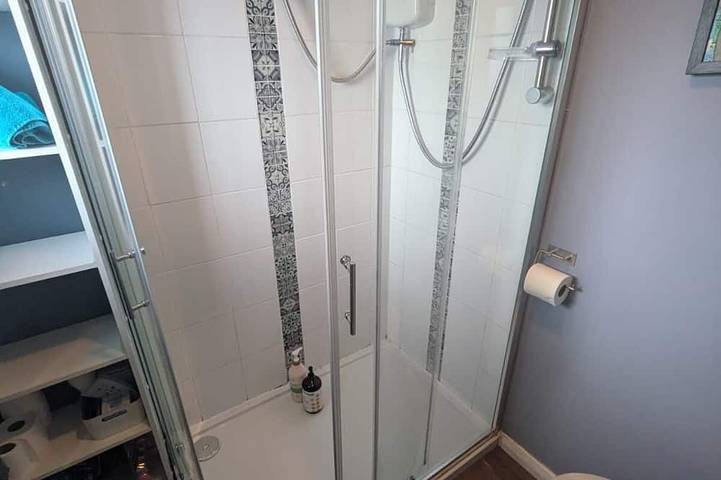 Belfast City downtown  private cabin parking/pets steps to tours in Belfast, Grafschaft Antrim