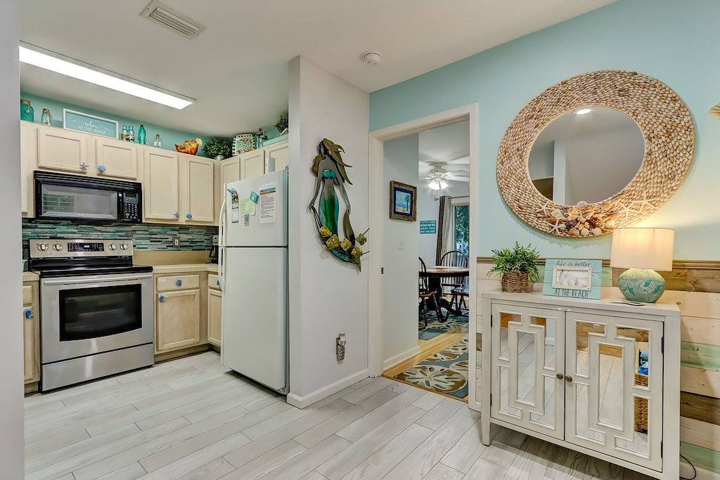 2 Bed/2.5 Bath Townhome In Gorgeous Timeless Amelia Island Steps from the Beach in Fernandina Beach, Amelia Island