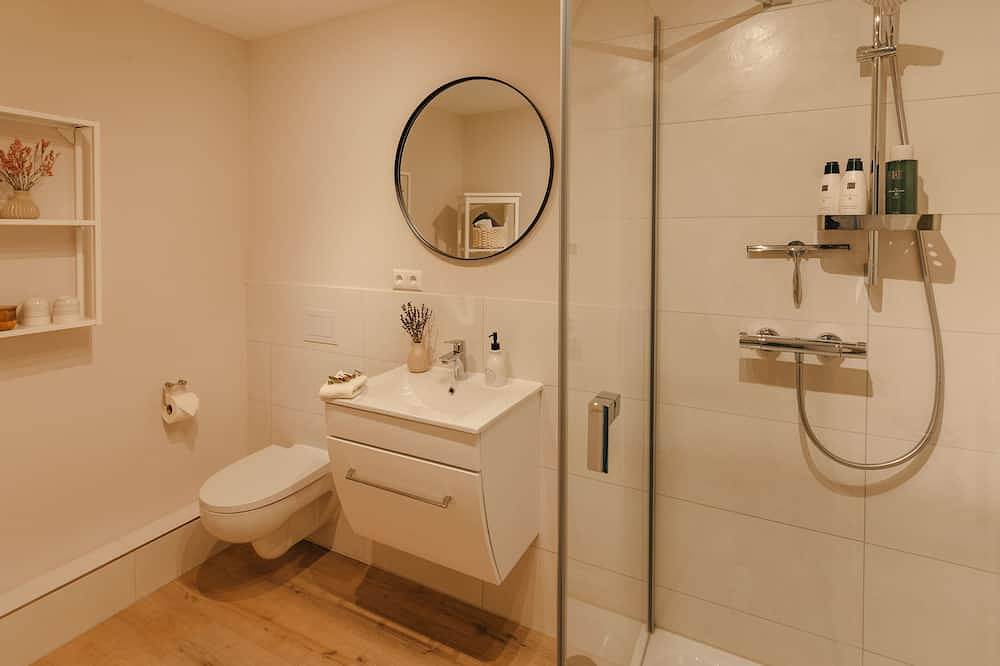 Ganze Wohnung, Ferienwohnung zwischen Wald und See mit zwei Terrassen in Ratzeburg, Ratzeburger See