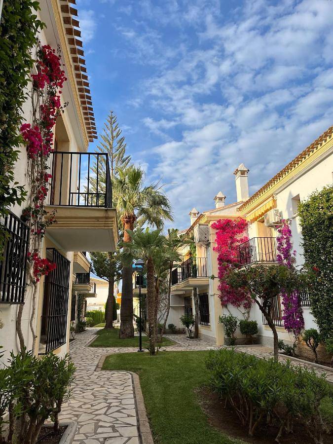 Ferienwohnung für 2 Personen, mit Ausblick und Garten sowie Pool, mit Haustier - 1