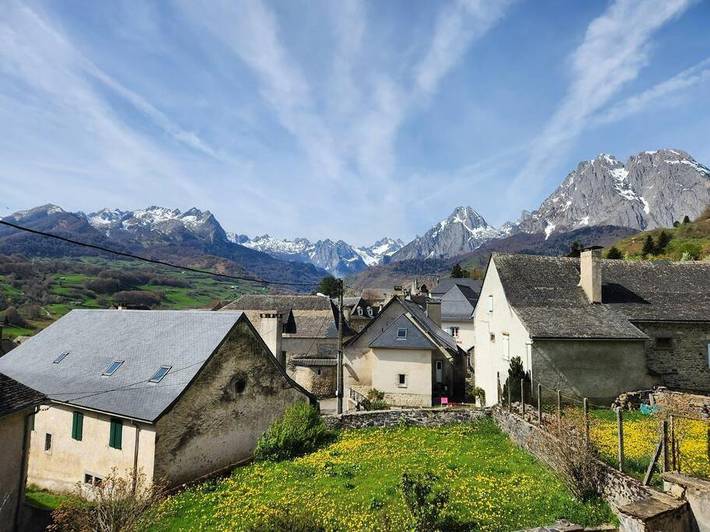 Location de vacances pour 8 personnes, avec vue ainsi que terrasse et jardin à Lescun - 2