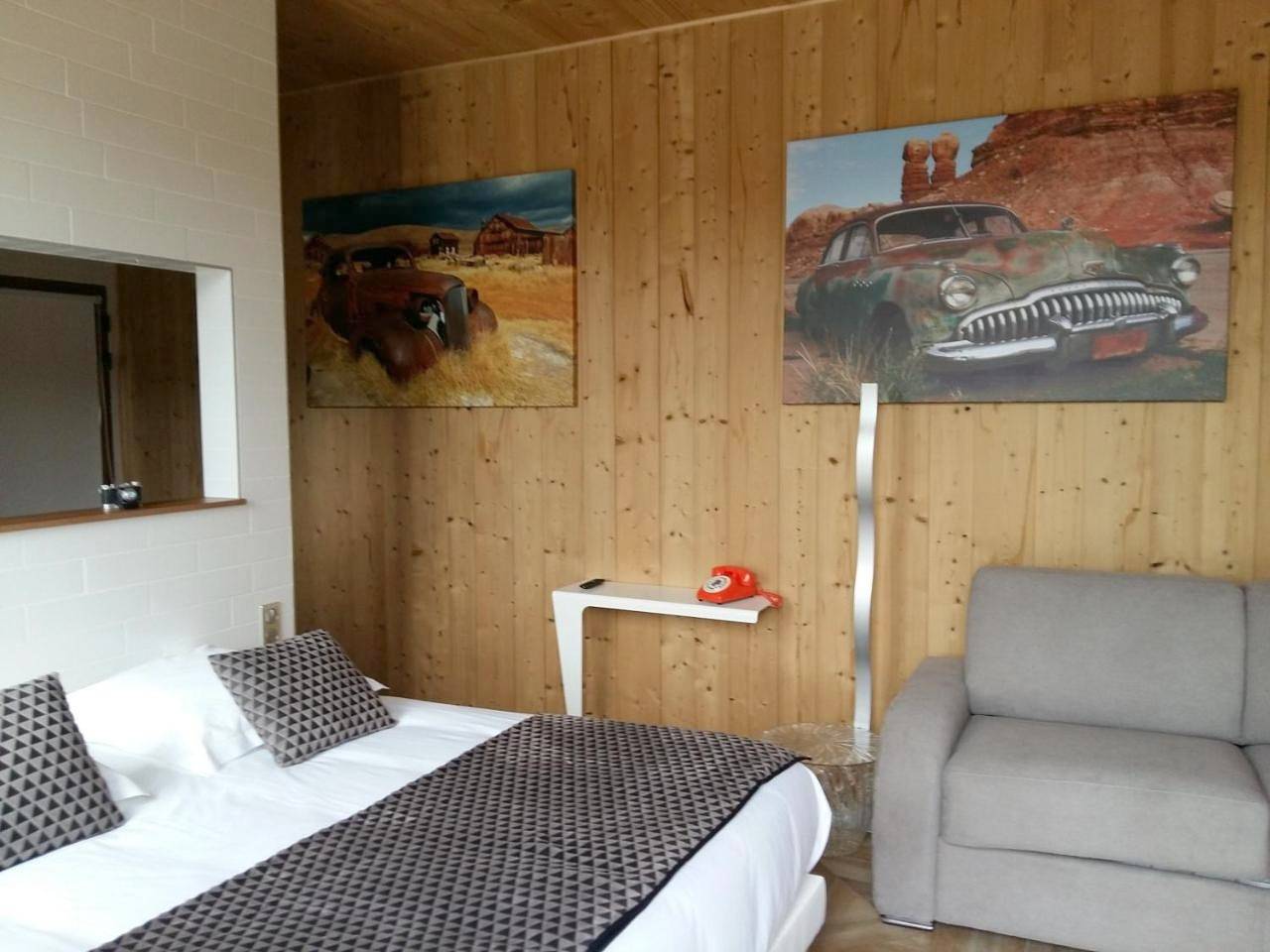 Standard Quadruple Room in Saint-Vulbas, Belley