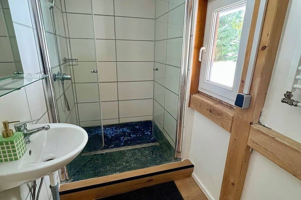 Bungalow mit privaten Whirlpool & Terrasse im Wald in Reinhardtsdorf-Schöna, Elbsandsteingebirge