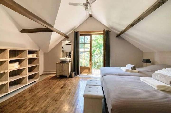 Location de vacances pour 6 personnes, avec jardin ainsi que piscine et terrasse à Sergeac - 2